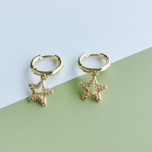 Kendra Scott Jae Star White Crystal Earrings - Gold - Picture 3 of 3